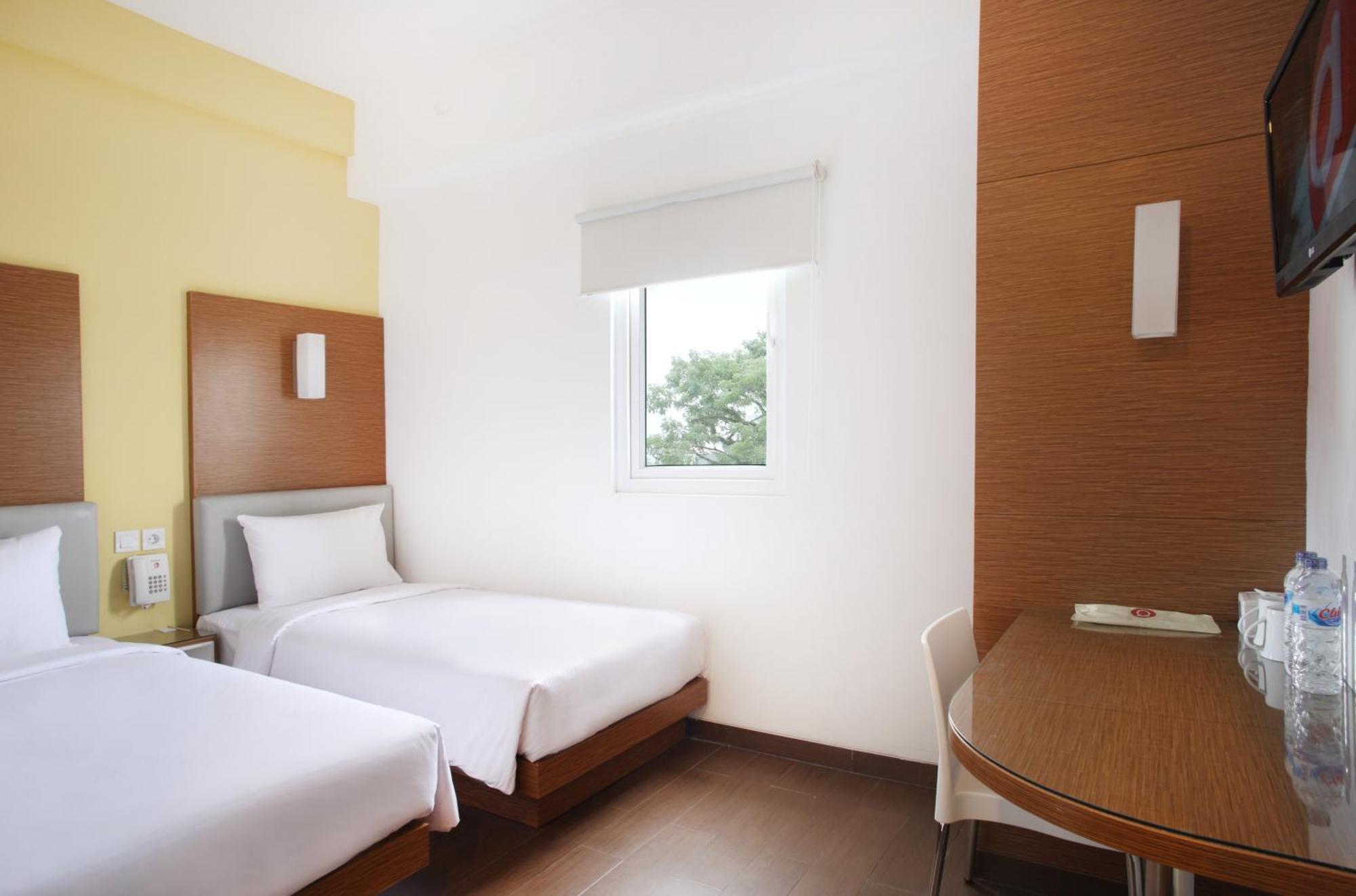 Amaris Hotel Маланг Экстерьер фото