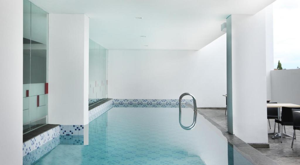 Amaris Hotel Маланг Экстерьер фото